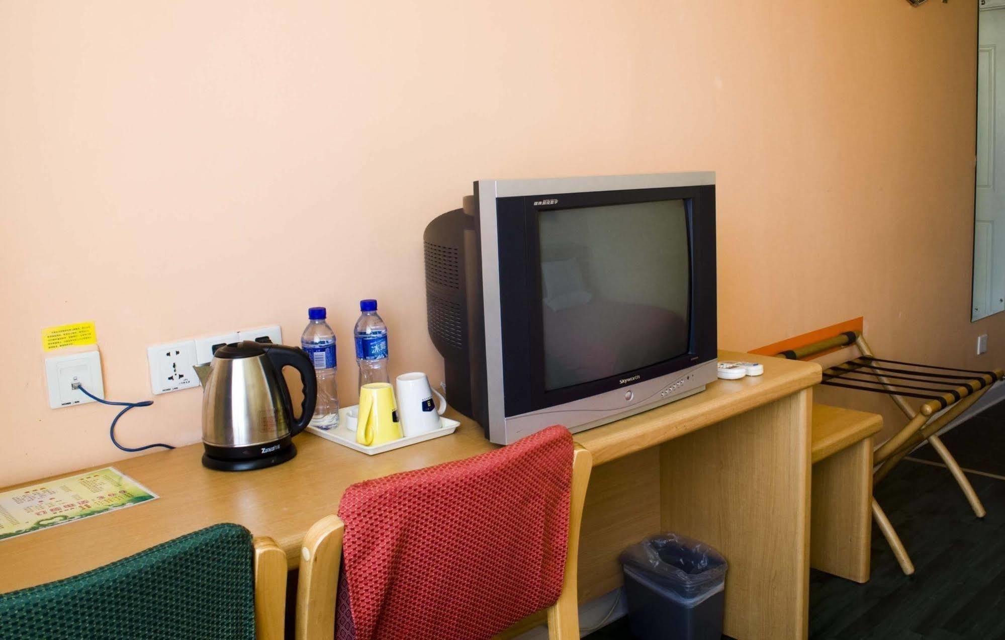 Home Inn Changchun Dajing Road Ouya Outlets מראה חיצוני תמונה
